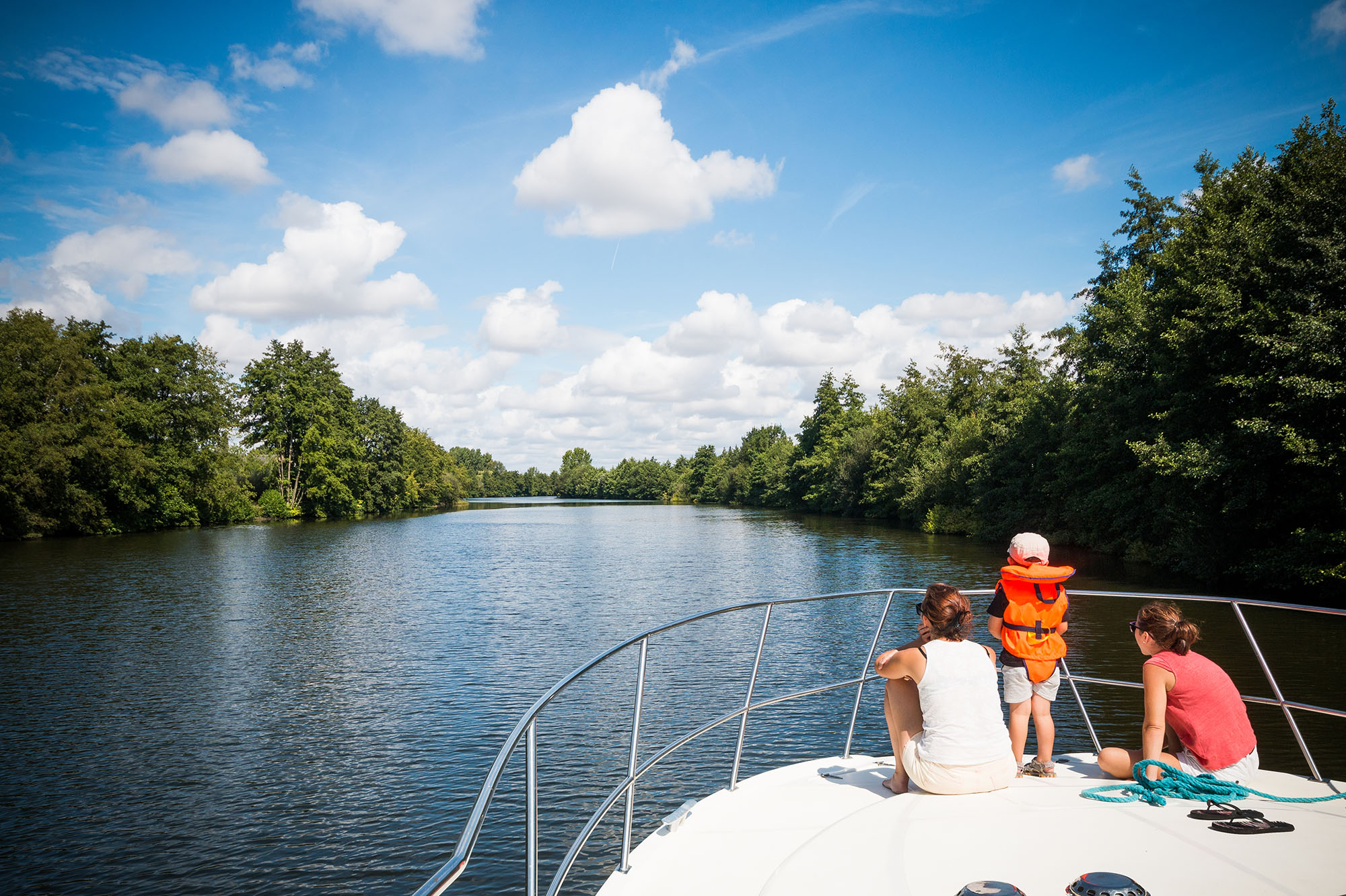 A Chenillé Changé Le Bateau Sans Permis Pour Des Vacances