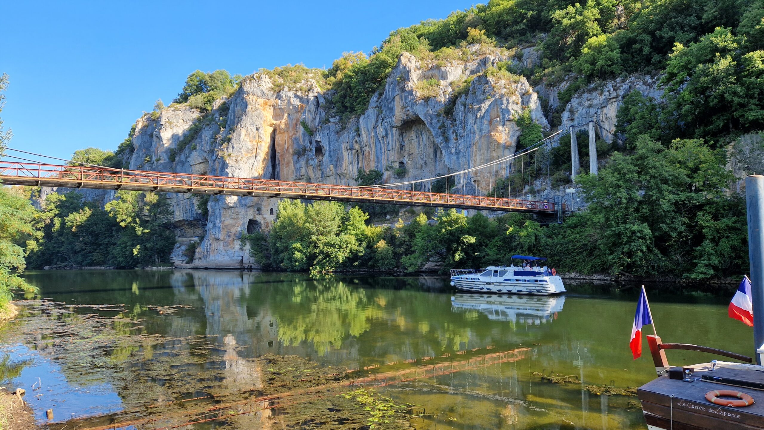 Vivre en immersion dans la nature en péniche sur le Lot selon les saisons